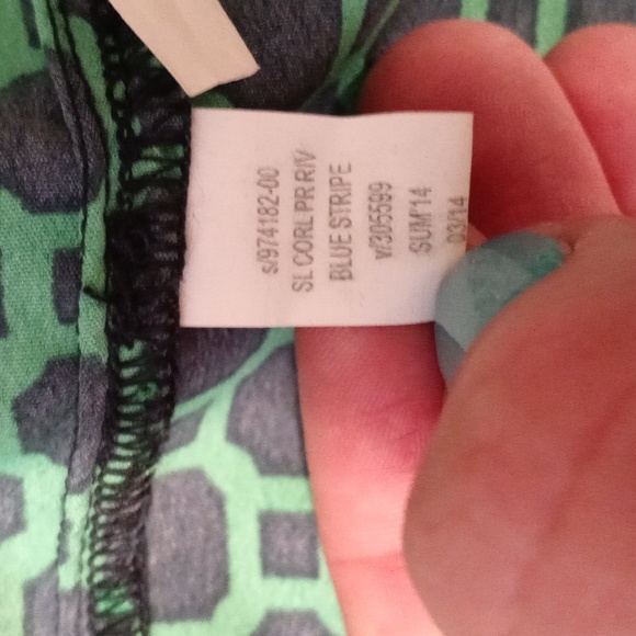 💚Banana Republic💚 - Green/Navy Geometric Pattern Sleeveless Top - Picture 6 of 9